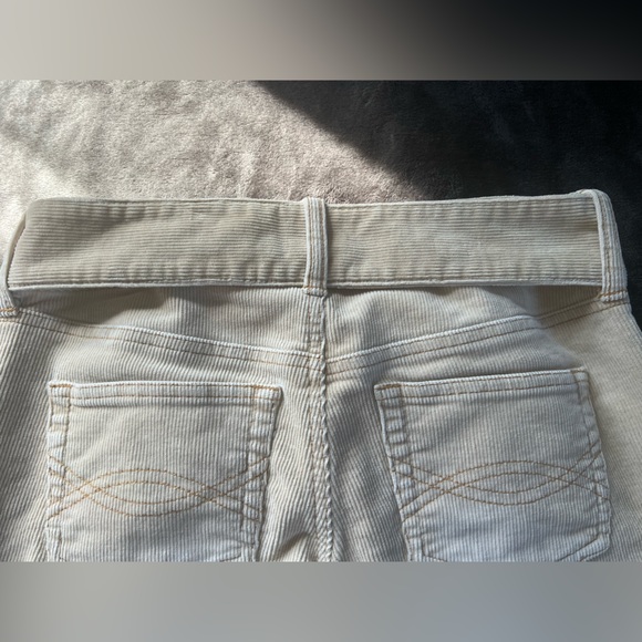 RARE A&F Vintage belted cream courdoroy with embroidery. Size 2. - Picture 13 of 15